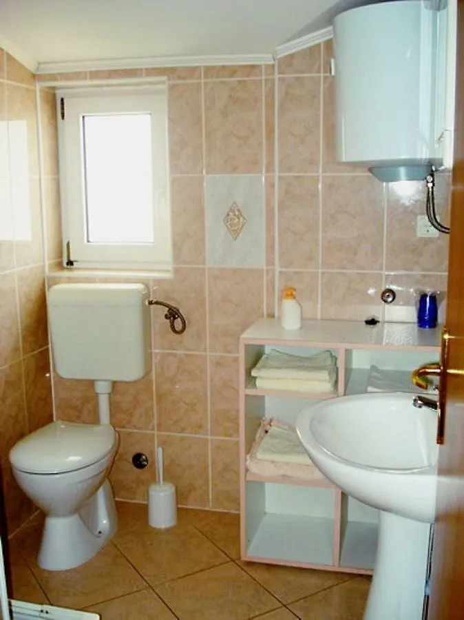 تروغير Apartments And Room Vikeli