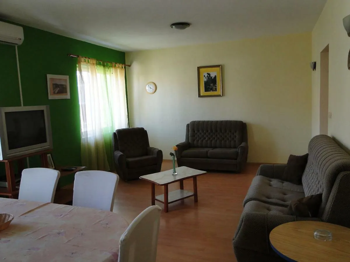 تروغير Apartments And Room Vikeli كرواتيا